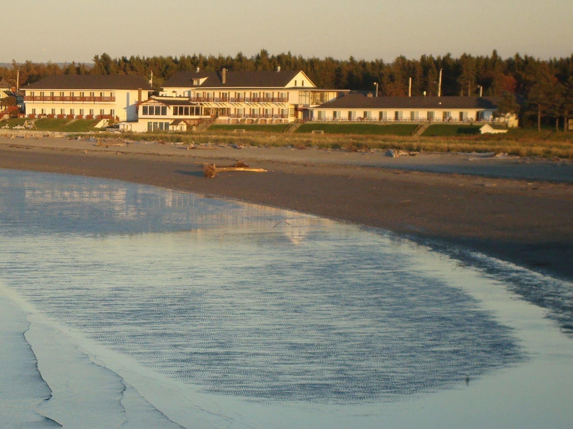 Hotel Motel Belle Plage Matane Exterior photo