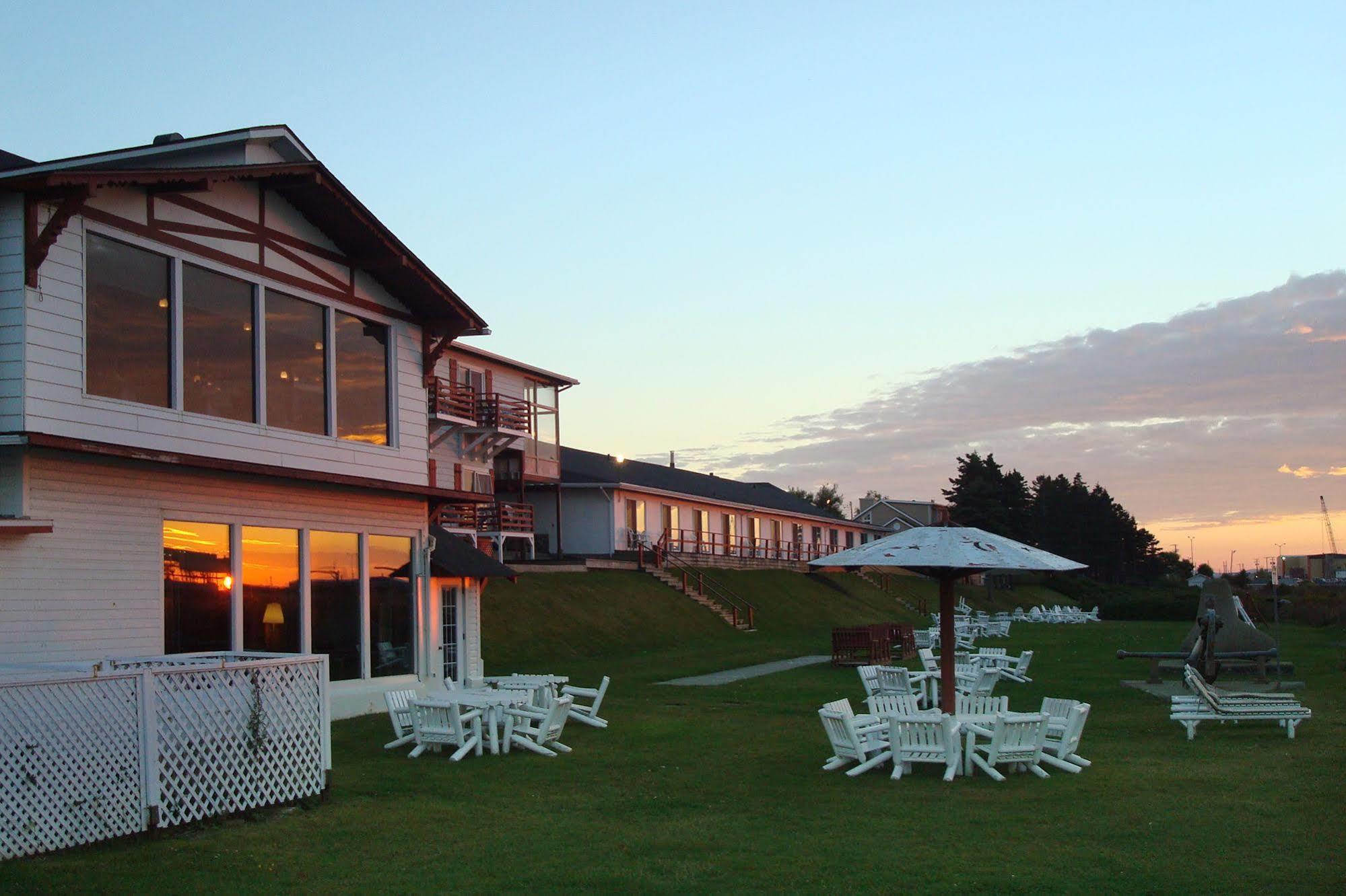 Hotel Motel Belle Plage Matane Exterior photo