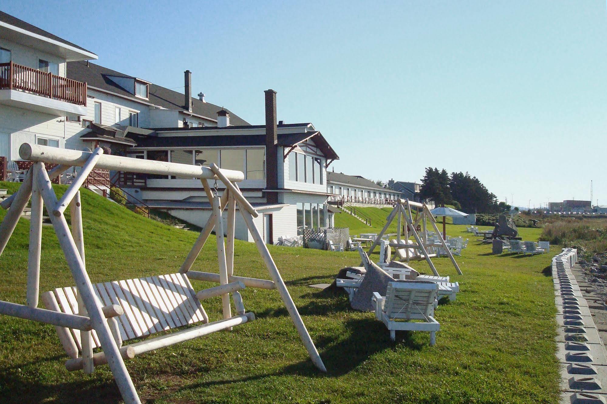 Hotel Motel Belle Plage Matane Exterior photo