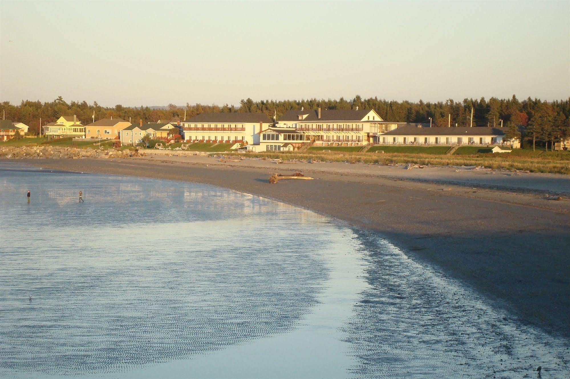 Hotel Motel Belle Plage Matane Exterior photo